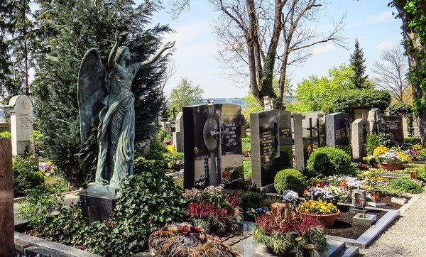 Quels sont les conseils pour bien choisir une plaque mortuaire ?