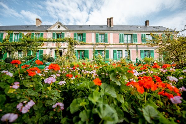 La Maison Impressionniste de Claude Monnet: un musée en France pour découvrir la vie et les œuvres du peintre